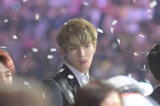 2013MAMA亚洲音乐盛典EXO酷劲难挡 鹿晗妖