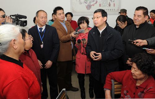 中央宣講團和干部群眾面對面交流