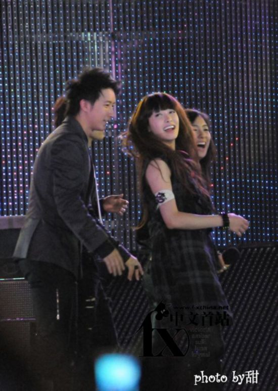 SJ圭贤始源厉旭f(x)宋茜雪莉水晶允儿珉豪 SM