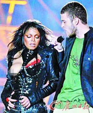 高清:甩奶露底抖胸 盘点走光露肉赚眼球明星