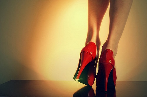 养生:喜欢抖脚的人自私?爱抖脚心理体现