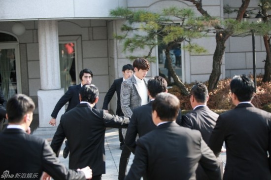 《继承者们》第15集预告 李敏镐金宇彬带保镖