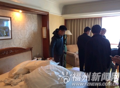 男子藏身酒店吸毒4天 家人找上门却以跳楼相威