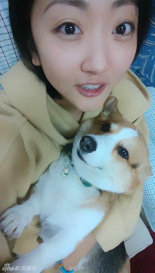 李云迪旧爱私照曝光+20张照片揭秘灯泡眼女孩