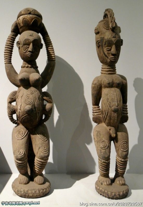 让人脸红心跳的非洲男女雕刻展品(组图)