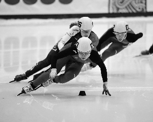 打造正能量团队 短道速滑队索契倒计时