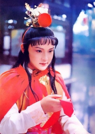 两个人通过一部电视剧认识如今,欧阳奋强和康莉已经结婚快20年,女儿