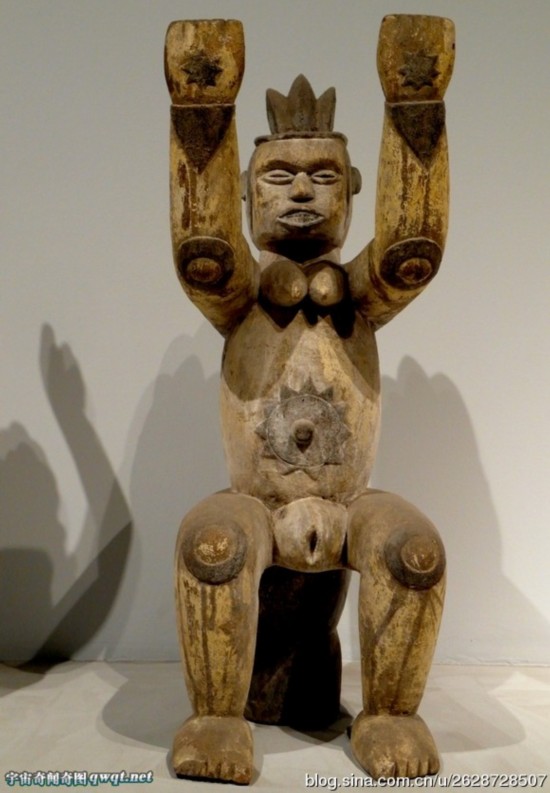 【高清】让人脸红心跳的非洲男女雕刻展品