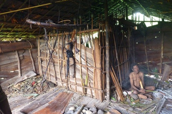 揭秘新几内亚岛食人族 部落<em>女人</em>等级次于男人