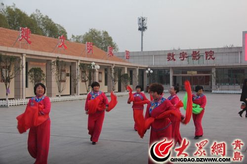 聚焦美丽乡村:胶州刘家村文化惠民博得金玉满