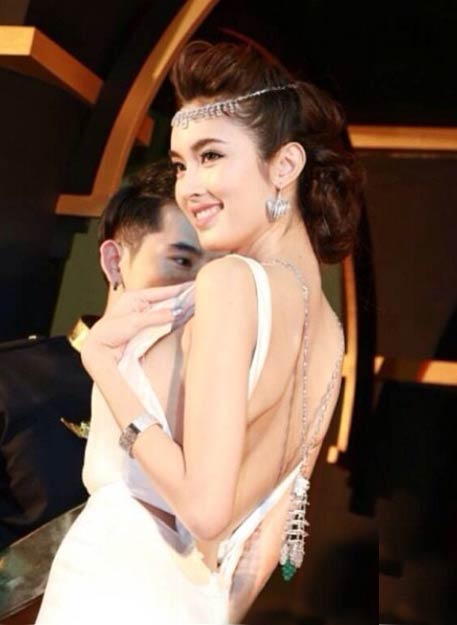 泰国最美变性人Poy 人妖的<em>辛酸</em>生活【2】--海