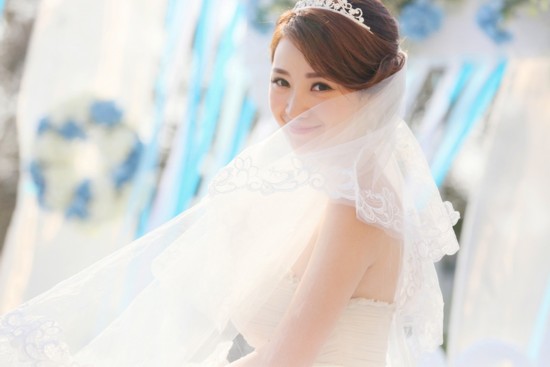漂亮新娘婚纱_漂亮婚纱图片大全新娘(3)