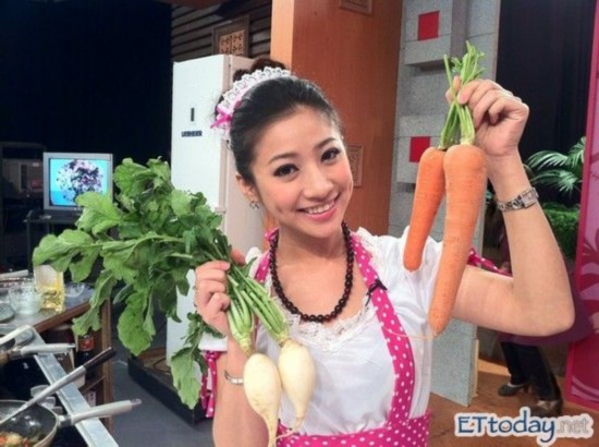台美女主厨萱萱为露毛照狂道歉 课程学生未减