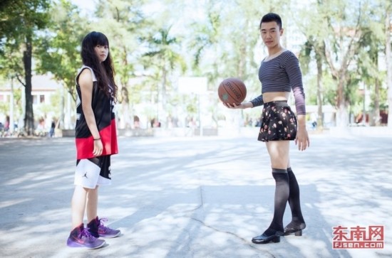 厦大<em>男女</em>换装热 增进异性间感情迎要爱要爱【