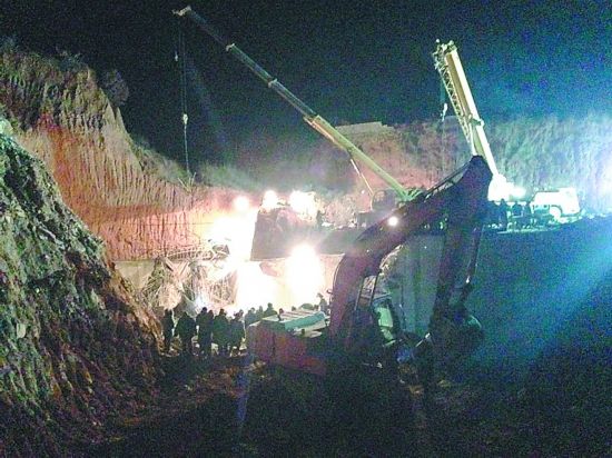 河北遵化野瓠山村坍塌事故已致8人死亡