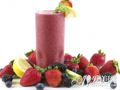 常喝果汁容易便秘肥胖 水果榨汁不如直接吃