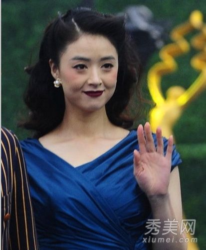 女星暴丑雷造型大盘点:范冰冰扇子装露点 张雨绮粗壮爆炸头