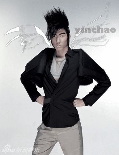 张亮热吻老婆大秀恩爱 盘点张亮寇静二人情史