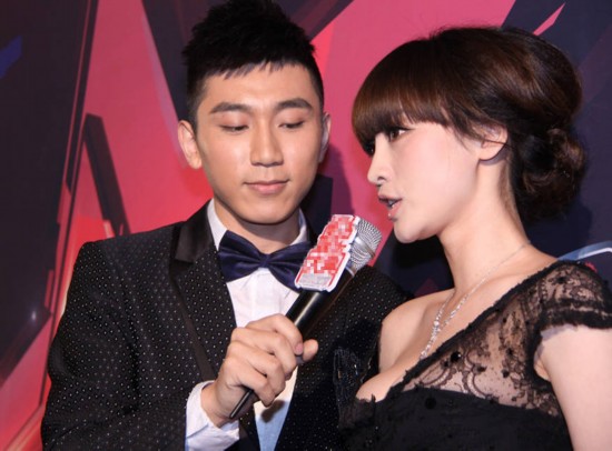 亲吻<em>警察</em>面罩<em>女生</em>被诉性骚扰 盘点娱乐圈你骚