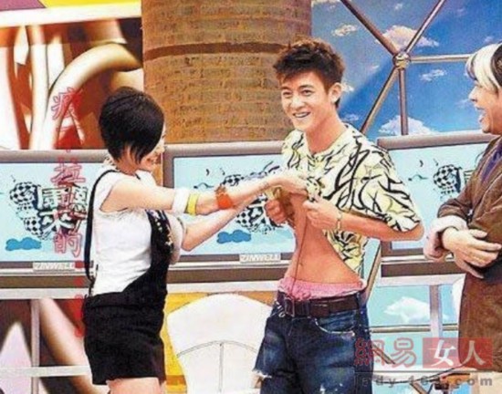 吻警察面罩女生被诉性骚扰 盘点娱乐圈你<em>骚</em>我