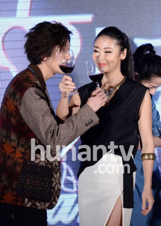 《<em>女人</em>帮》蒋雯丽演<em>风骚</em>床戏 梁静持皮鞭SM