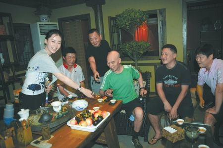 胡灵卖唱<em>陈怡</em>当AV女优 揭秘昔日<em>超女</em>落魄现状