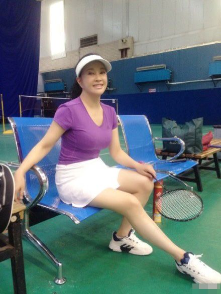 岁刘晓庆蕾丝透视现乳沟 网友惊呆呼性感(图) 