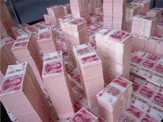 小伙带200万现金坐火车 网友高呼土豪咱们做个朋友吧【3】