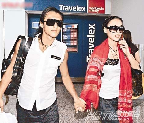 张柏芝 谢霆锋海滩 戏水疑似复合 锋芝恋12年情