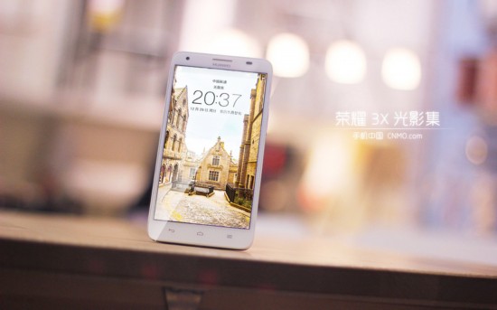 真八核白色大屏旗舰 荣耀3X手机图赏