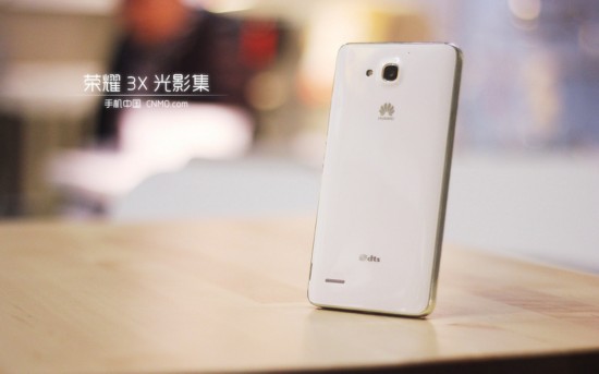 真八核白色大屏旗舰 荣耀3X手机图赏