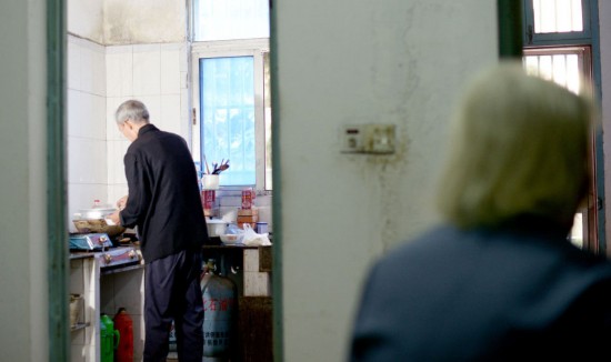 退休教师捐出190万毕生积蓄成立教育基金(组图