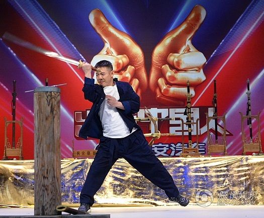 李连杰后悔拍《少林寺》 称成龙功夫属表演