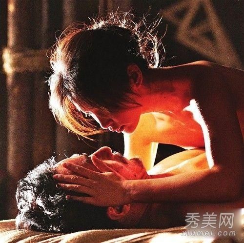 明星激情戏慢镜头分解:男上女下流虚汗 <em>叫声</em>销