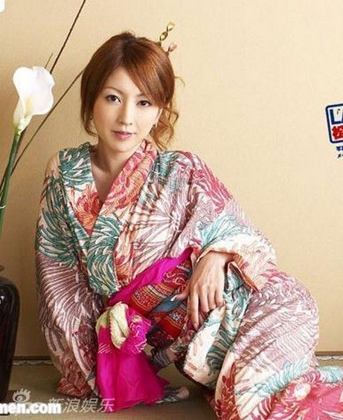 本AV女优来华捞金手段:苍井空学中文 <em>松岛枫</em>跳