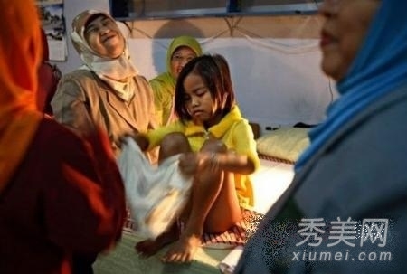 令人发指的<em>女子</em>割礼术 性器官该割吗(多图)【4