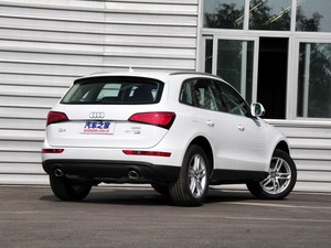 �µ�һ��-���ڰµϰµ�Q52013�� 40 TFSI ������