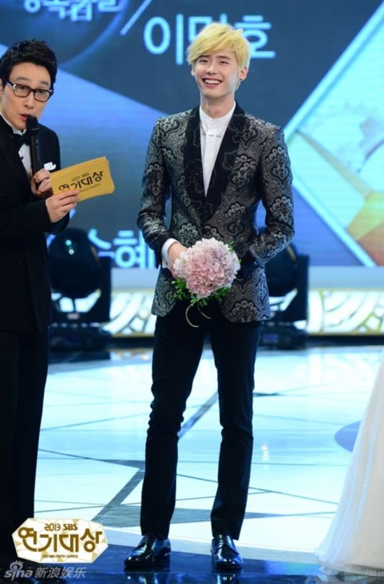 2013SBS演技大赏颁奖礼高清现场 朴信惠李敏