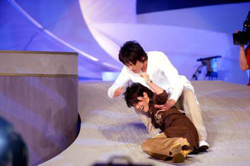 女模走光 看T台尴尬瞬间