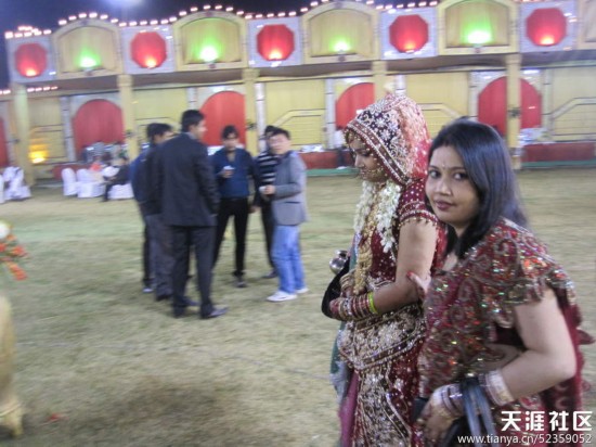 网友实拍印度高种姓的豪华婚礼