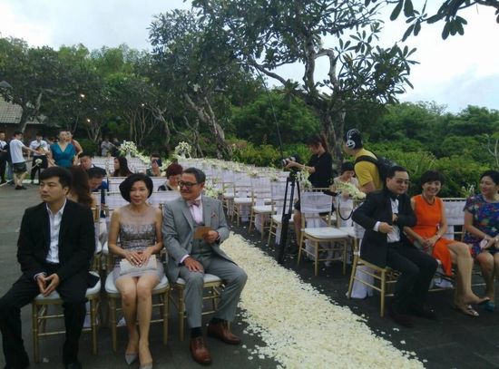 杨幂刘恺威婚礼倒计时 双方父母已就座
