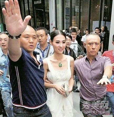 被删减激情戏曝光 20女星激情戏被抓奶吸胸(组