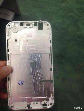 疑似iPhone 6金属壳曝光 或为4.7英寸