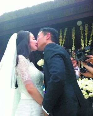 杨幂刘恺威大婚 孕味 浓 婚礼花费超百万(组图
