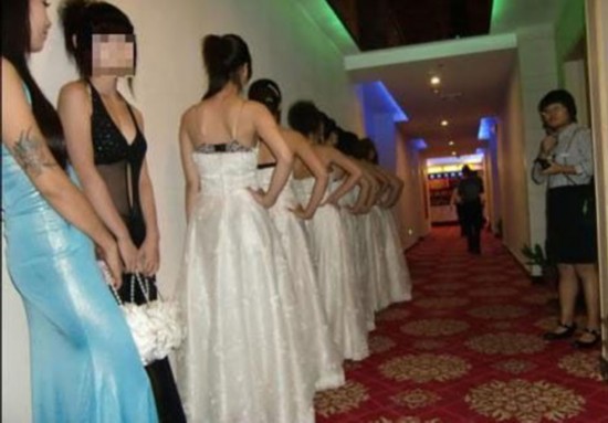 东莞卖淫女培训<em>全程</em>曝光:按照胸部大小统一编
