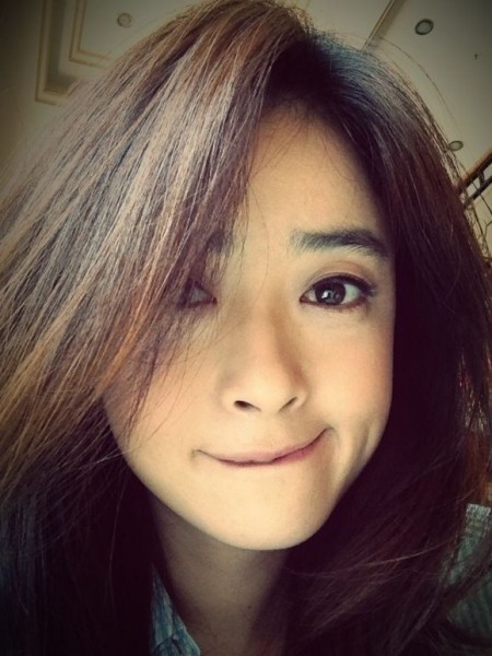 王菲赵薇杨幂Angelababy 美女明星晒自拍照比