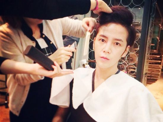 《来自星星的你》收视率微滑仍傲居第一 张根