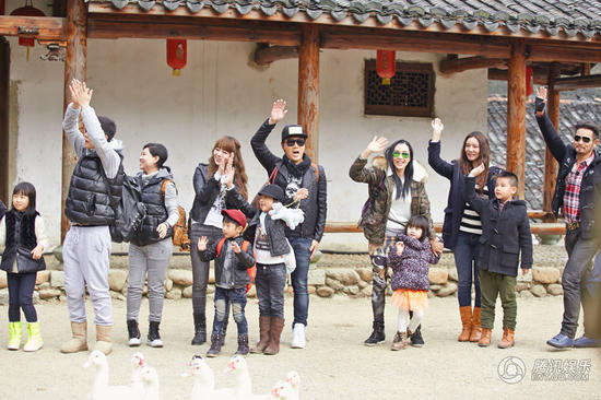 《人生第一次》:小沈阳女儿生吃辣椒 考拉大哭