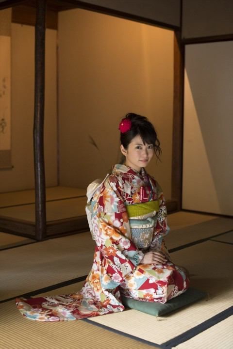 志田未来推出20岁纪念写真集 感慨过去突然飙