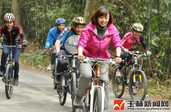 央视《远方的家 百山百川行》走进大容山--地方